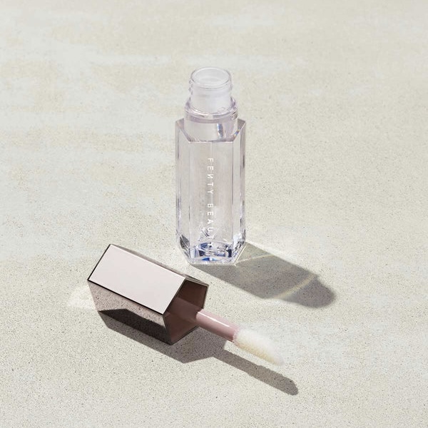 IMG_9486 (1) لیپ گلاس فنتی بیوتی مدل Glass Slipper | Fenty Beauty Gloss Bomb Universal Lip Luminizer – Glass Slipper